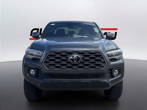 Used 2022 Toyota Tacoma TRD Off-Road w/ Technology Package AWD/4WD image 2