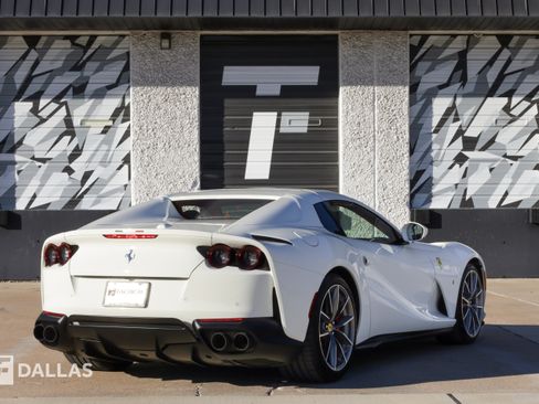 Used 2022 Ferrari 812 GTS RWD image 15