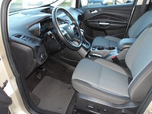 Used 2017 Ford C-MAX SE image 11