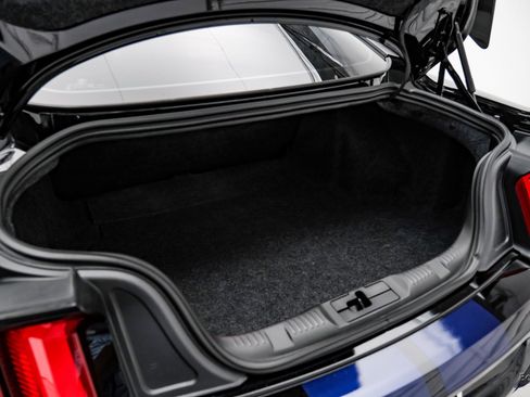 Used 2020 Ford Mustang Shelby GT500 w/ Carbon Fiber Track Pack image 70