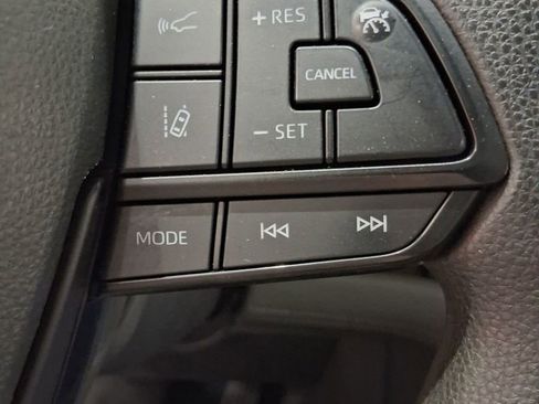 Used 2022 Toyota Sienna LE image 18