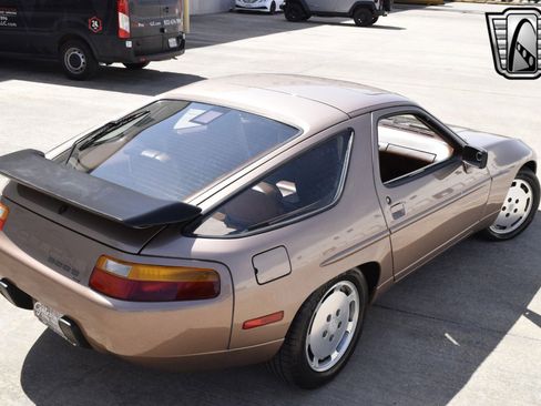 Used 1988 Porsche 928 S4 image 4