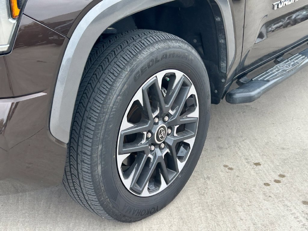 Used 2024 Toyota Tundra Limited AWD/4WD image 9