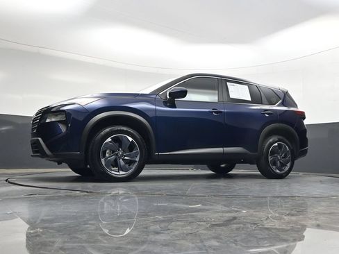 Used 2025 Nissan Rogue SV FWD image 45