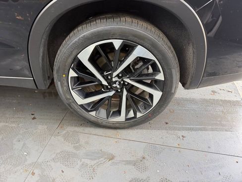 Used 2025 Mitsubishi Outlander SE image 37