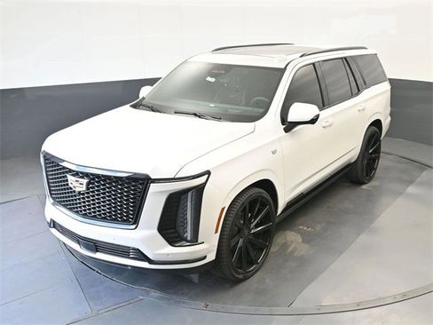 Used 2025 Cadillac Escalade Sport w/ Touring Package image 37