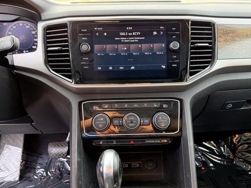 Used 2018 Volkswagen Atlas SEL Premium image 15