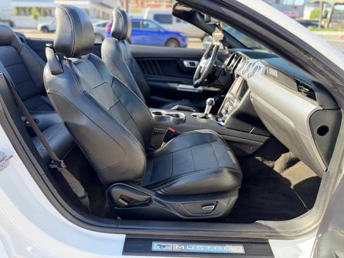 Used 2018 Ford Mustang Premium RWD image 31
