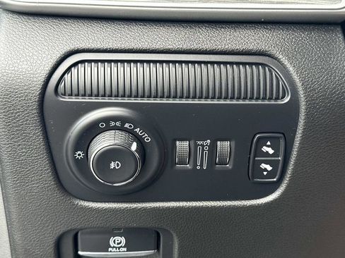 Used 2022 Jeep Wagoneer Series II AWD/4WD image 21