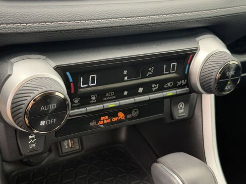 Used 2024 Toyota RAV4 XLE Premium FWD image 20