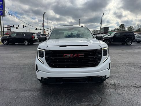 Used 2022 GMC Sierra 1500 Elevation image 3