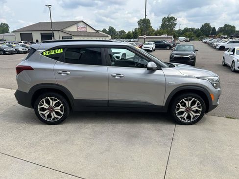 Used 2021 Kia Seltos S AWD/4WD image 4