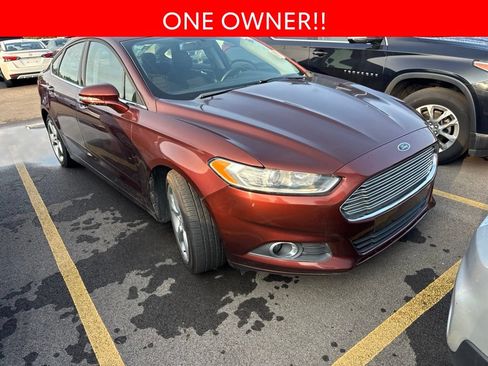 Used 2016 Ford Fusion SE FWD image 3