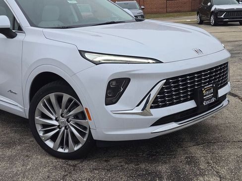 New 2026 Buick Envision Avenir image 2