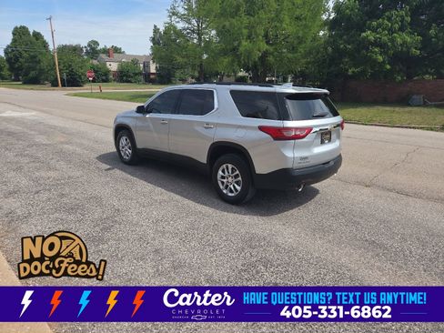 Used 2020 Chevrolet Traverse LT w/ Driver Confidence II Package FWD image 7