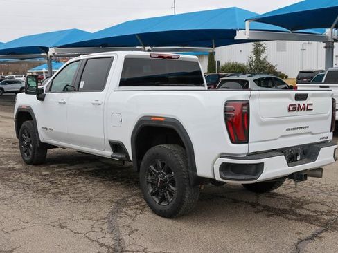 Used 2025 GMC Sierra 2500 AT4 image 4