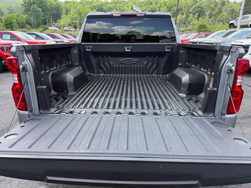 Used 2023 Chevrolet Silverado 1500 LT AWD/4WD image 18