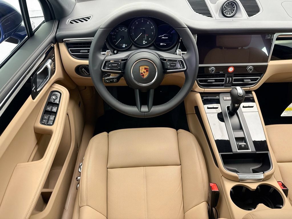 Used 2026 Porsche Macan AWD/4WD image 12