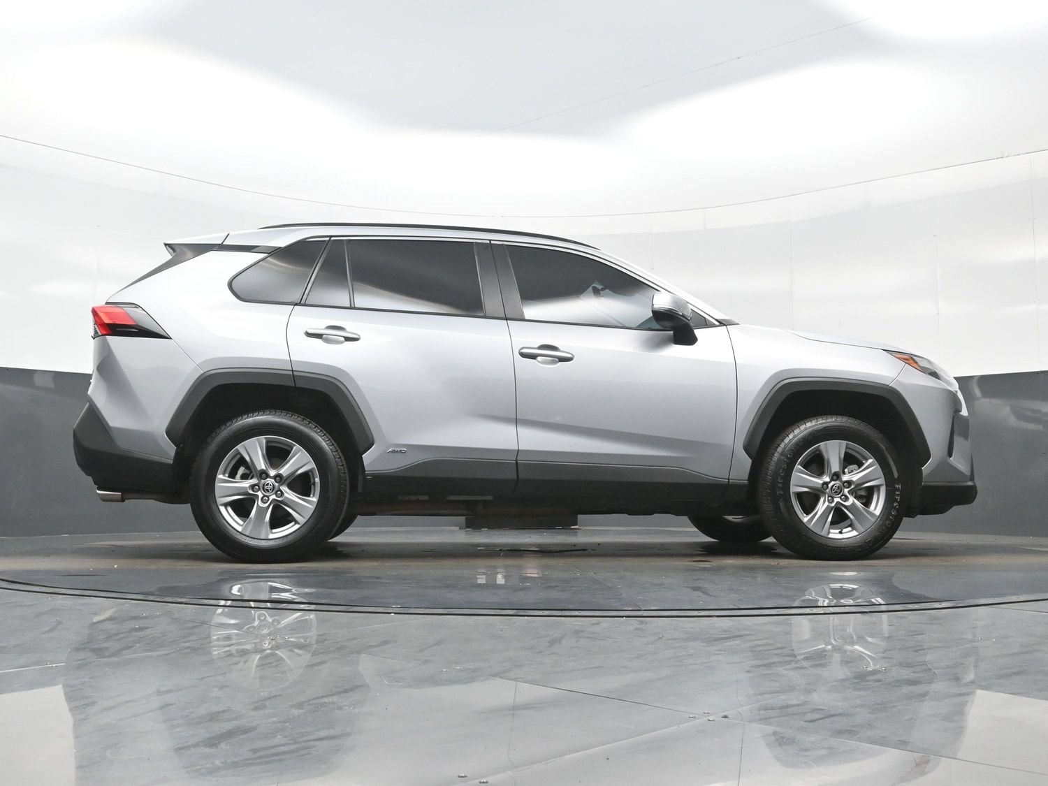 Used 2022 Toyota RAV4 XLE w/ Convenience Package AWD/4WD image 34