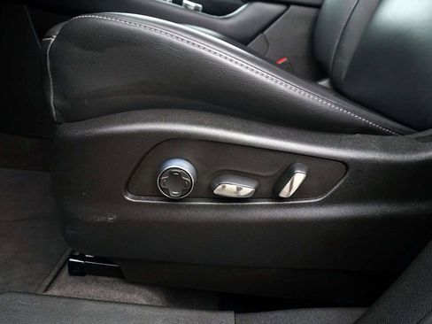 Used 2024 Cadillac XT4 Premium Luxury AWD/4WD image 17
