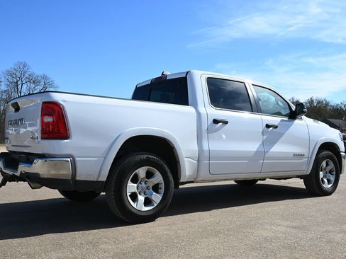 Used 2025 RAM 1500 Big Horn AWD/4WD image 3