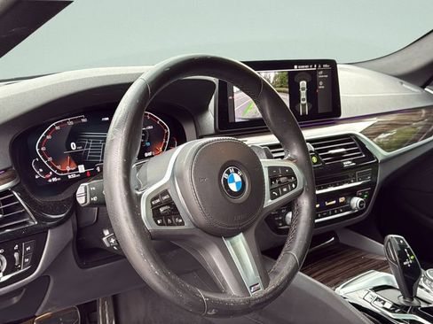 Used 2023 BMW 530i w/ M Sport Package image 17
