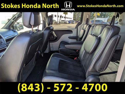 Used 2018 Dodge Grand Caravan SXT image 14