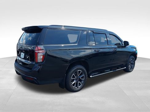 Used 2021 Chevrolet Suburban Z71 w/ Z71 Signature Package AWD/4WD image 8