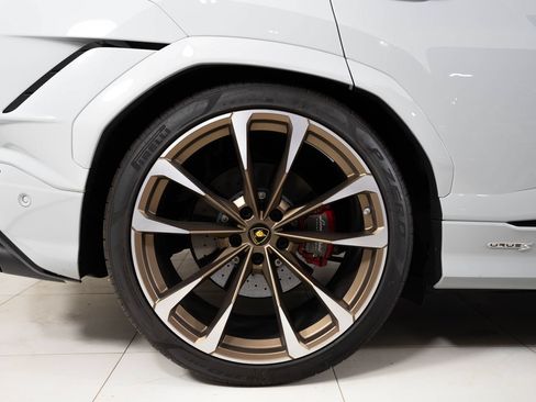 Used 2023 Lamborghini Urus S AWD/4WD image 12