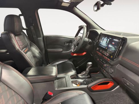 Used 2025 Nissan Frontier PRO-4X w/ Pro Premium Package image 16