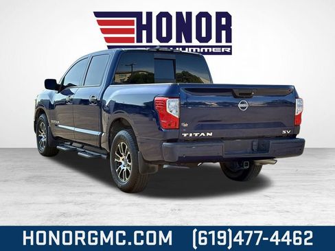 Used 2023 Nissan Titan SV w/ SV Convenience Package image 5