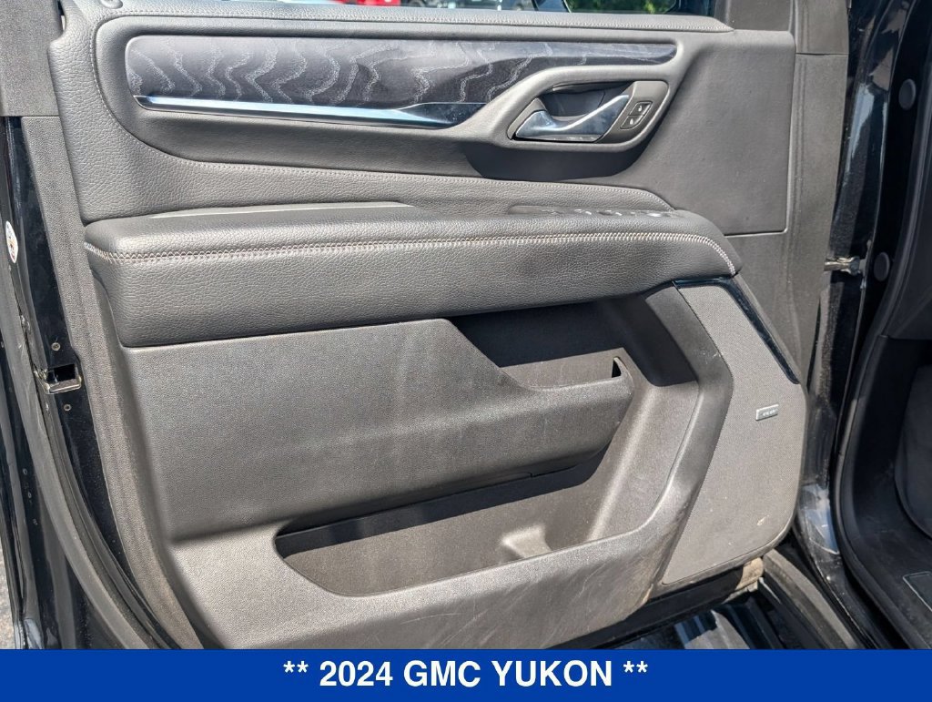 Used 2024 GMC Yukon Denali w/ Advanced Technology Package AWD/4WD image 14