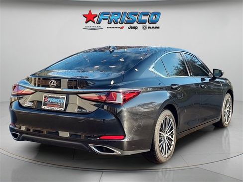 Used 2024 Lexus ES 350 w/ Premium Package image 10
