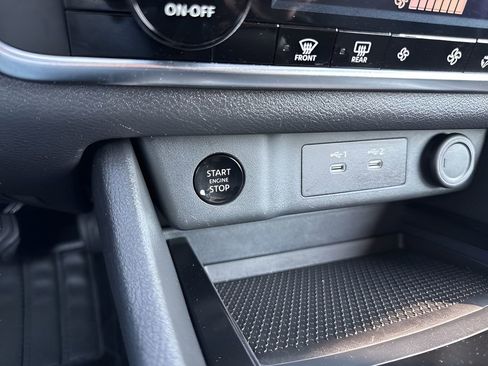 Used 2025 Nissan Rogue SV FWD image 21