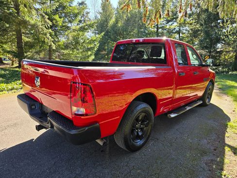 Used 2014 RAM 1500 ST RWD image 6