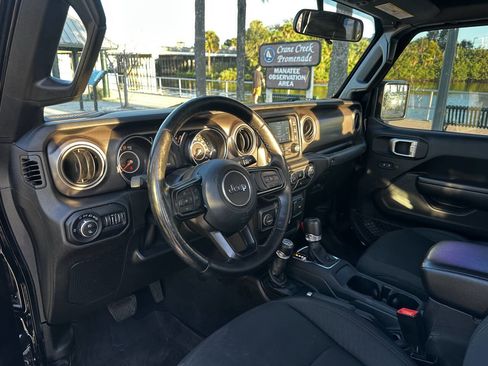 Used 2020 Jeep Gladiator Sport w/ Quick Order Package 24S image 4