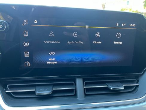 Used 2025 Chevrolet Trax LT image 21