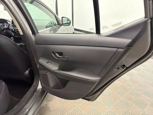 Used 2024 Nissan Sentra SV image 17