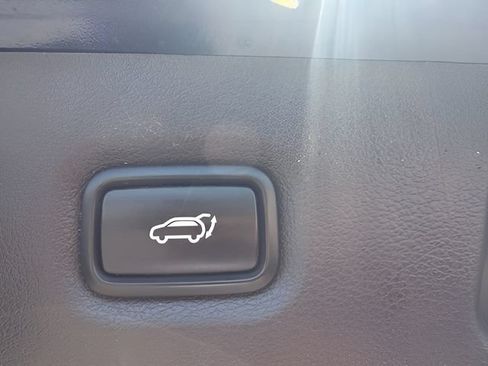 Used 2020 Hyundai Santa Fe SEL w/ Convenience Package AWD/4WD image 6