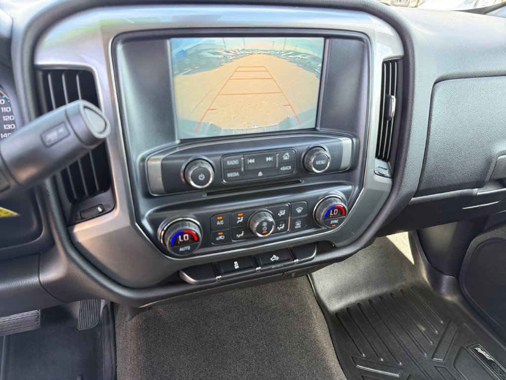 Used 2018 Chevrolet Silverado 1500 LT w/ LT Eassist Package AWD/4WD image 18
