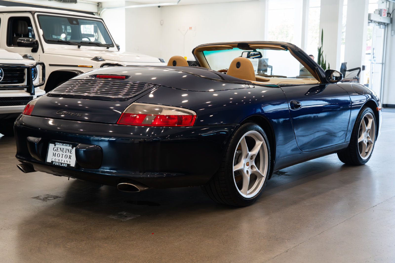 Used 2003 Porsche 911 Carrera RWD image 9