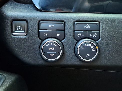 Certified 2024 Chevrolet Silverado 1500 LT AWD/4WD image 26