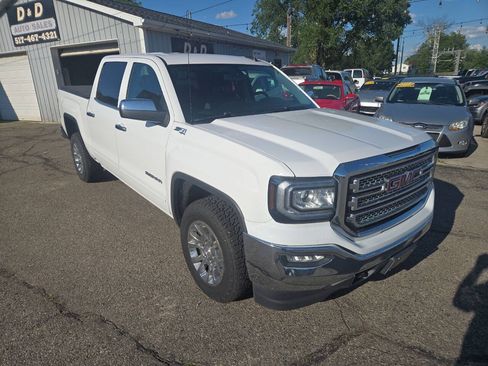 Used 2017 GMC Sierra 1500 SLE w/ SLE Value Package AWD/4WD image 2