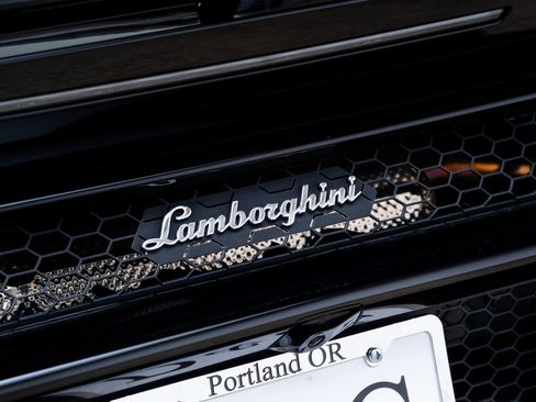 Used 2022 Lamborghini Huracan EVO RWD image 10
