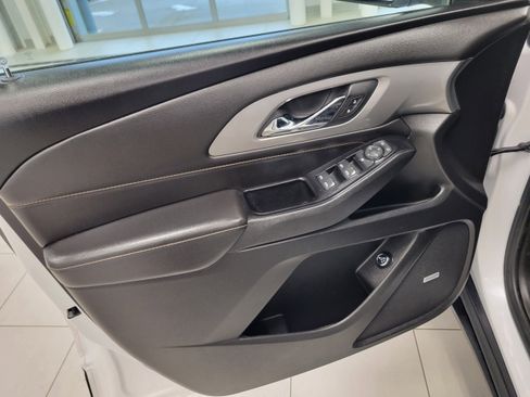 Used 2019 Chevrolet Traverse LT w/ LT Premium Package image 9
