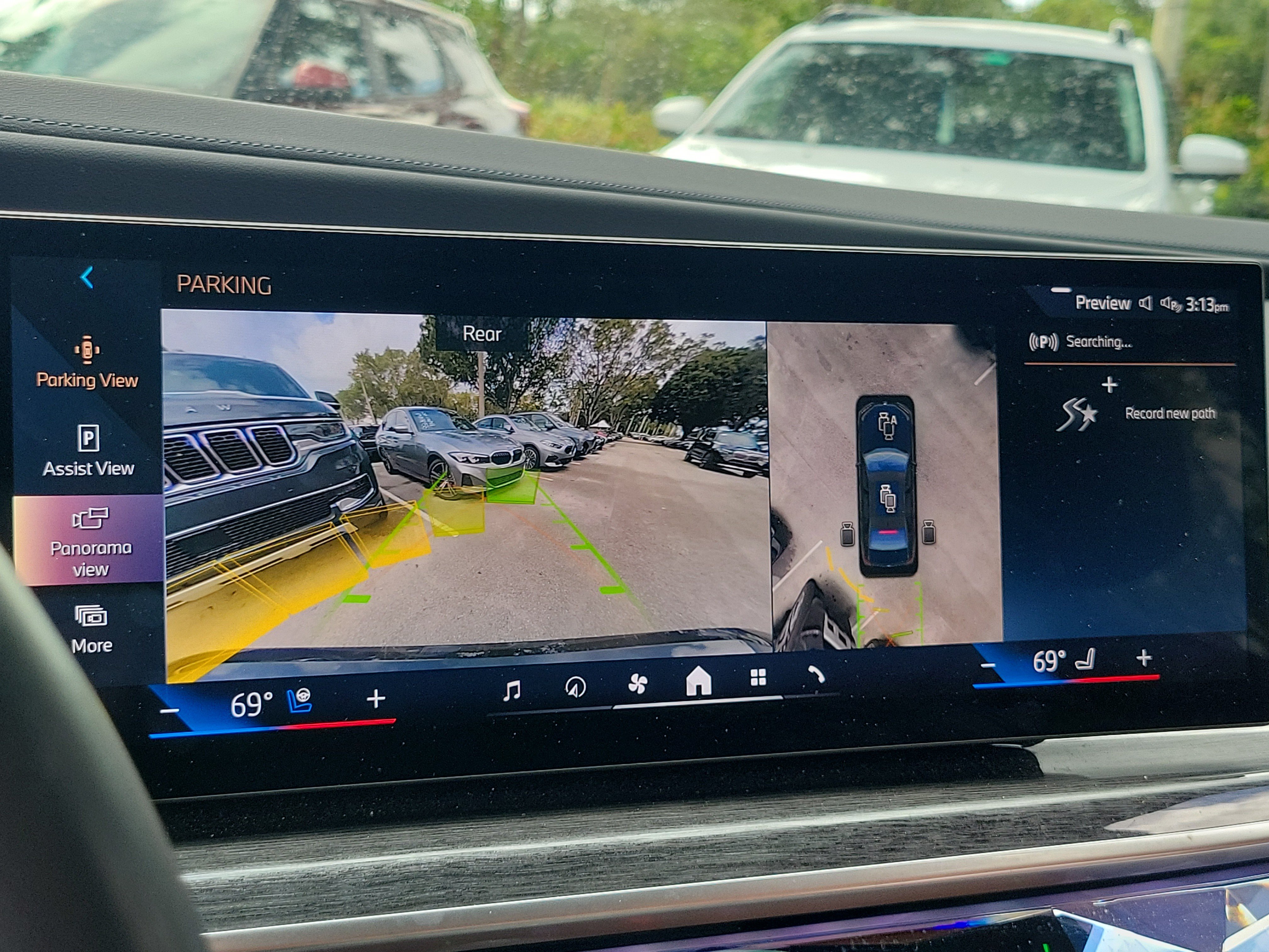 Used 2026 BMW i7 eDrive50 w/ M Sport Package RWD image 9