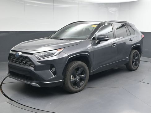 Used 2021 Toyota RAV4 XSE image 4