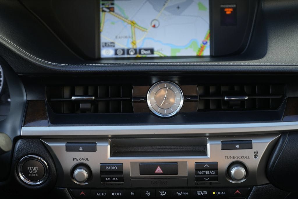 Used 2015 Lexus ES 350 w/ Ultra Luxury Package FWD image 43