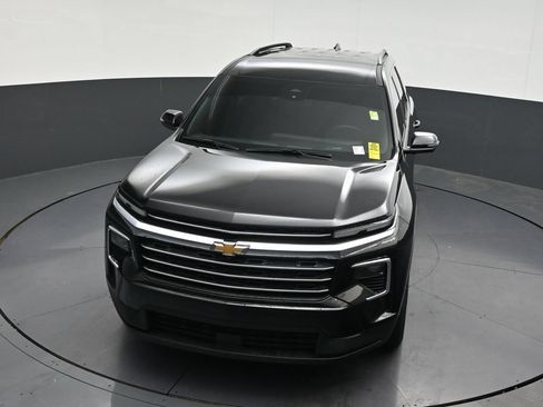 Used 2025 Chevrolet Traverse LT w/ Driver Confidence Package FWD image 24