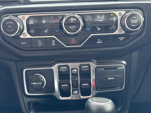 Used 2022 Jeep Gladiator Sport AWD/4WD image 21